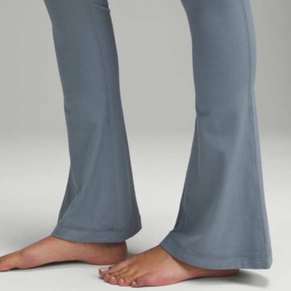 Align Ribbed Mini Flare - Picture 3 of 7